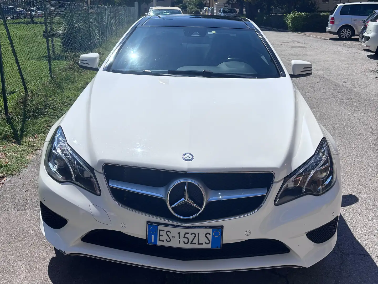 Mercedes-Benz E 250 White - 1
