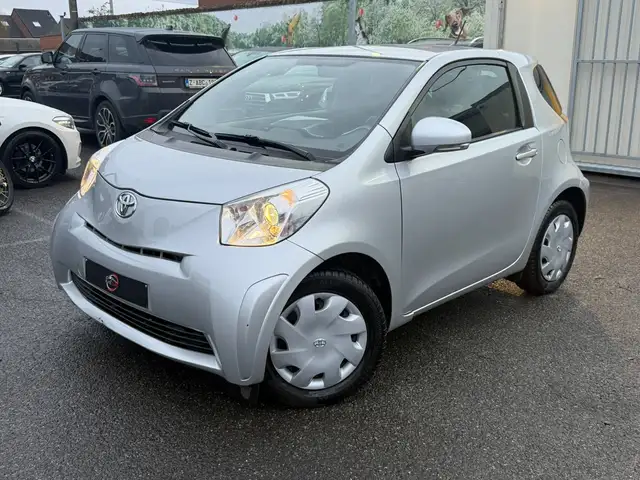 Toyota iQ 1.0i VVT-i / 1ERE MAIN / PDC / GPS / CLIM / AUTO !