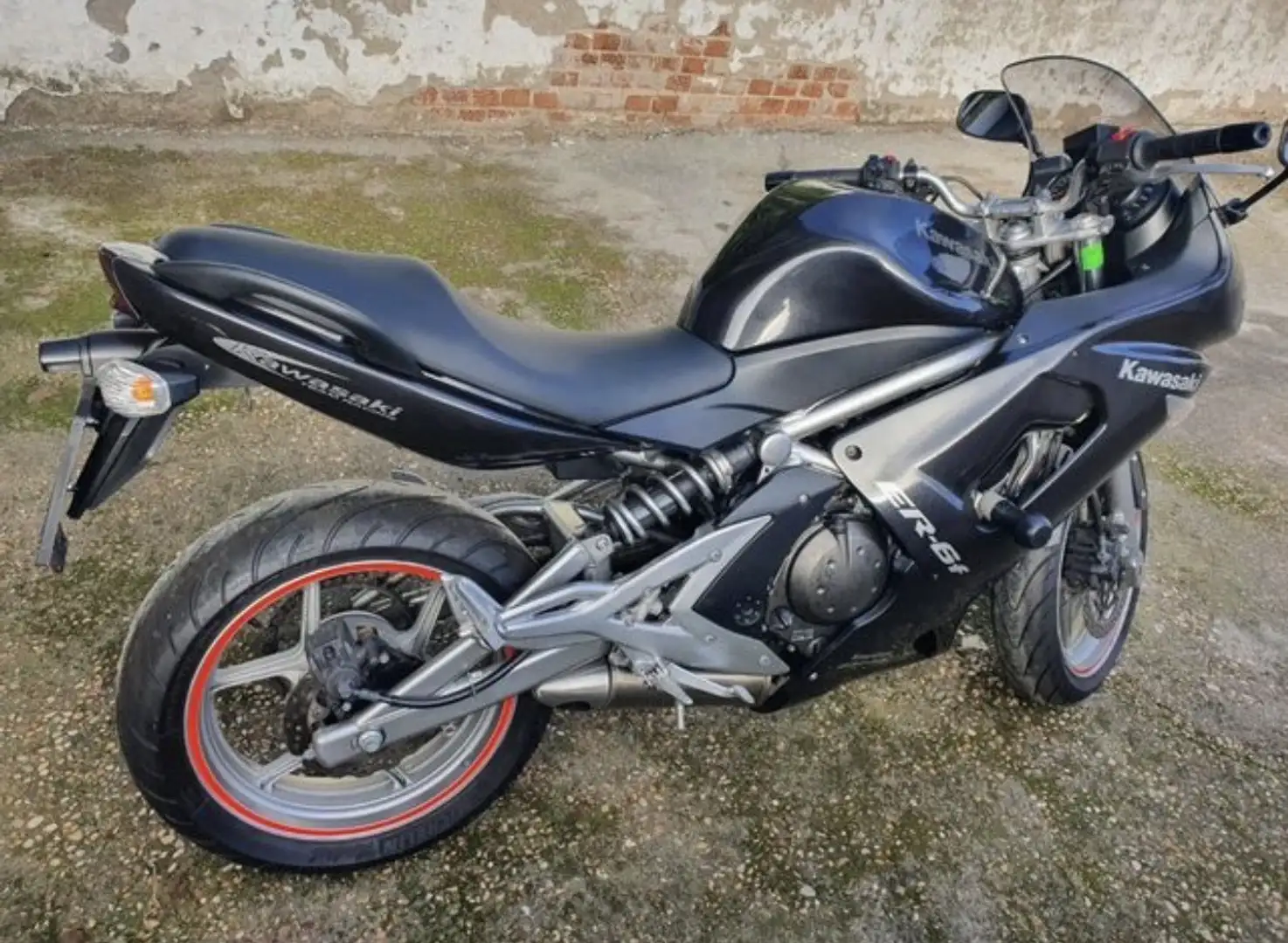 Kawasaki ER - 6 F - 2