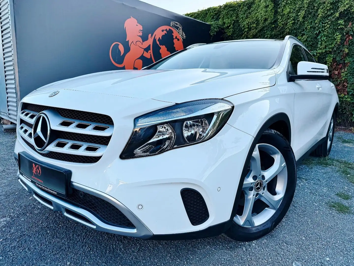 Mercedes-Benz GLA 180 #TÜV#SERVICE#BREMSEN#NAVI#KLIMA#SHZ#TOP Alb - 2
