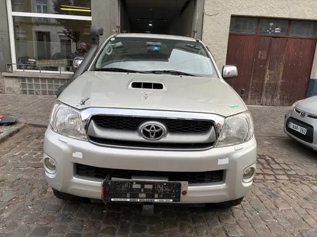Toyota Hilux 3.0 D-4D 4WD SR UNIQUEMENT L'EXPORTATION