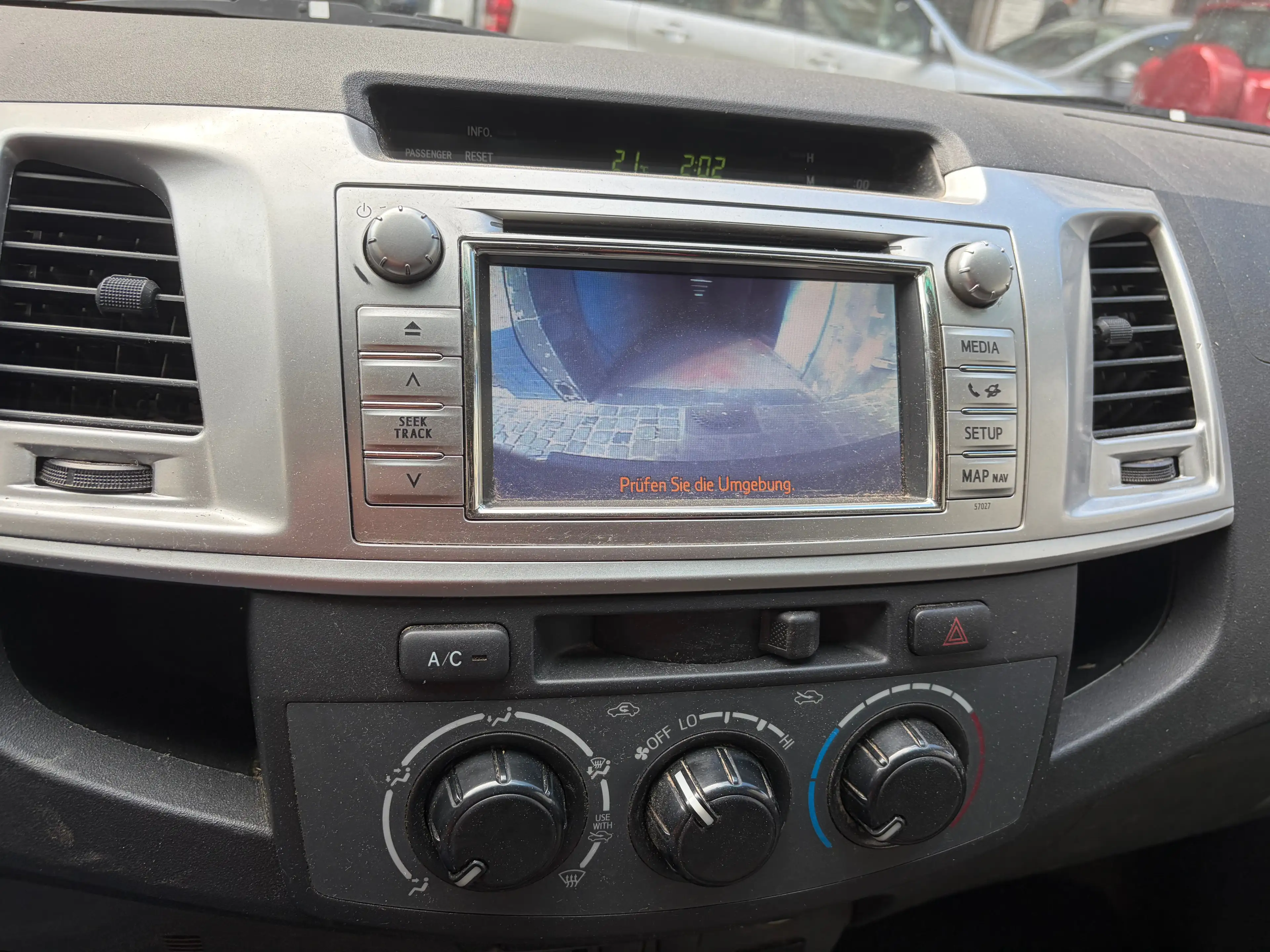 Toyota Hilux 3.0 D-4D 4WD SR — photo 10