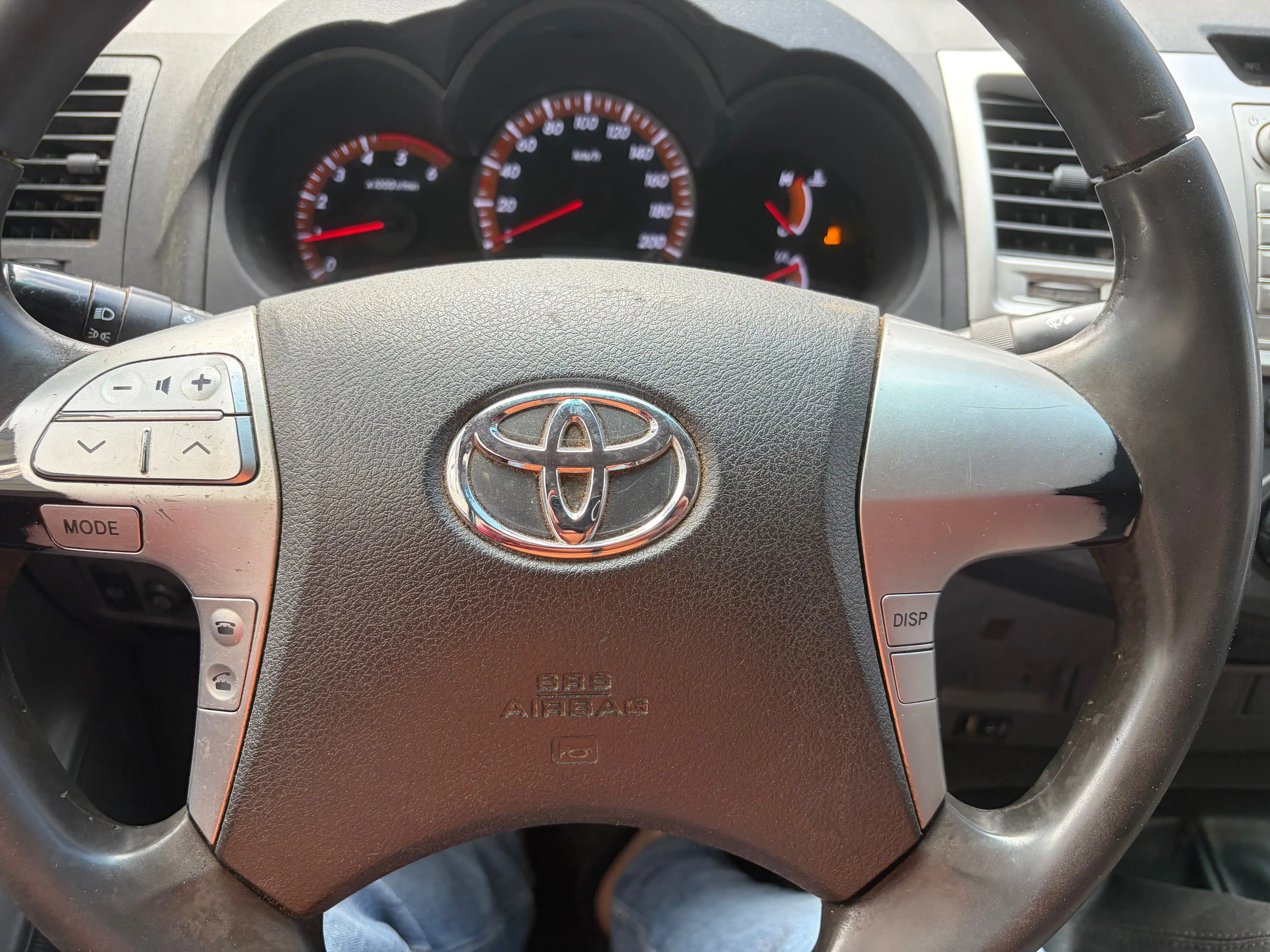 Toyota Hilux 3.0 D-4D 4WD SR — photo 11