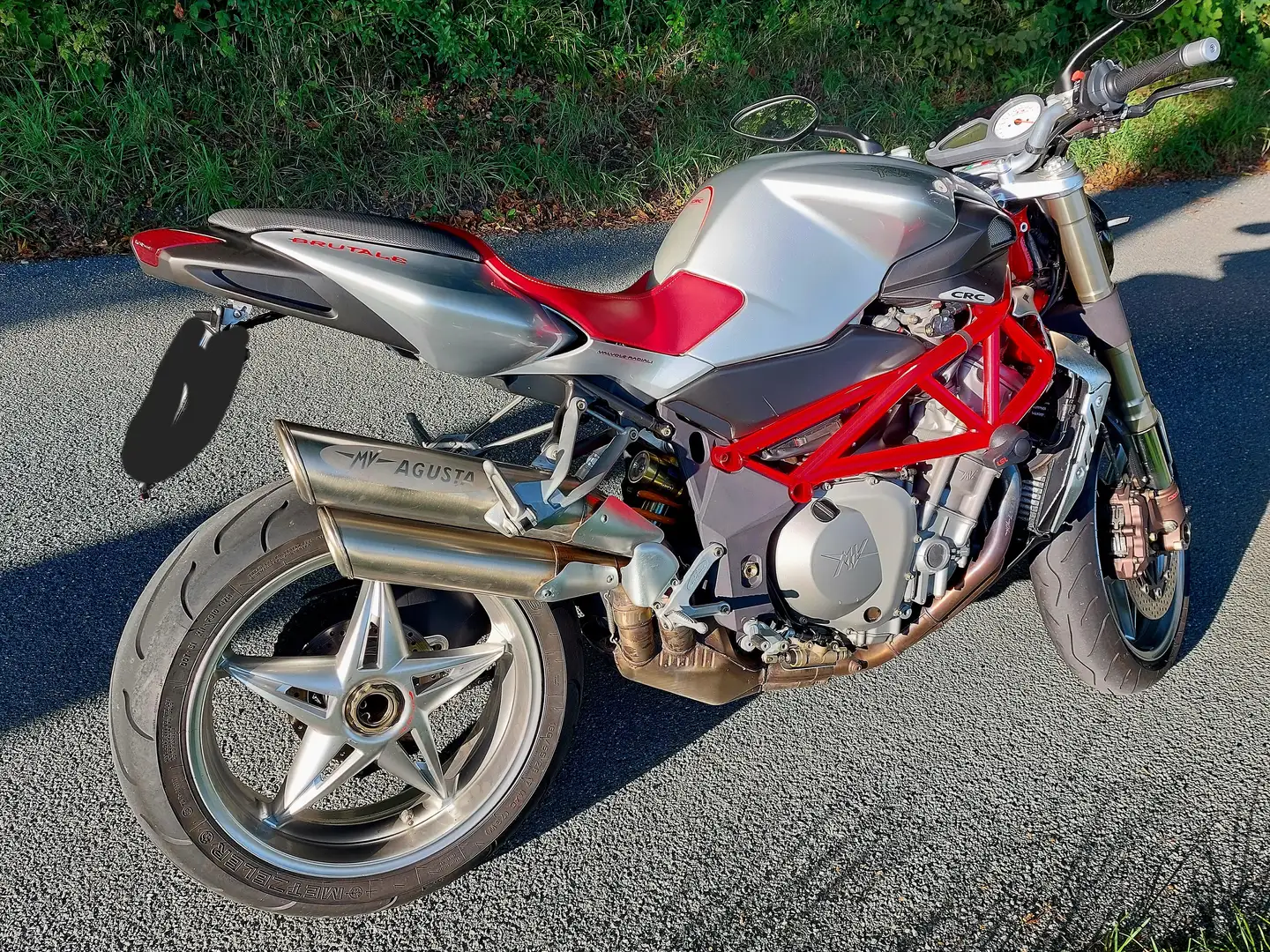 MV Agusta Brutale 750 Ezüst - 1