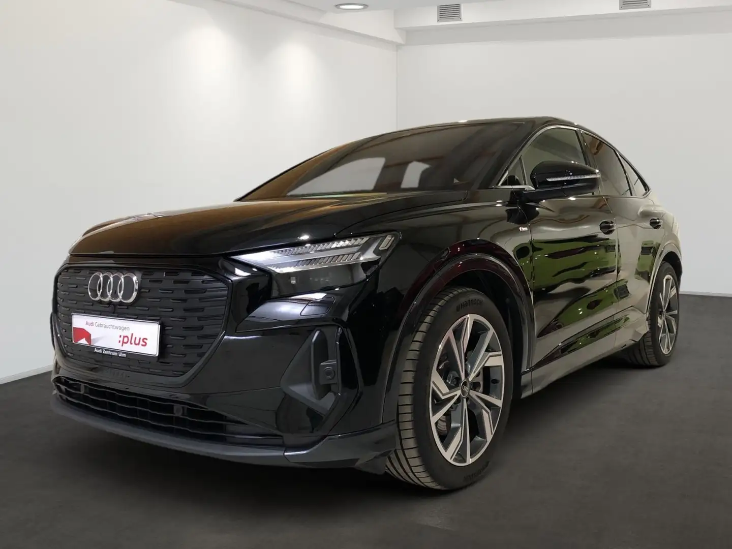 Audi Q4 e-tron Q4 Sportback 45 e-tron qu. S-Line AHK NAV+ R-KAM Schwarz - 2