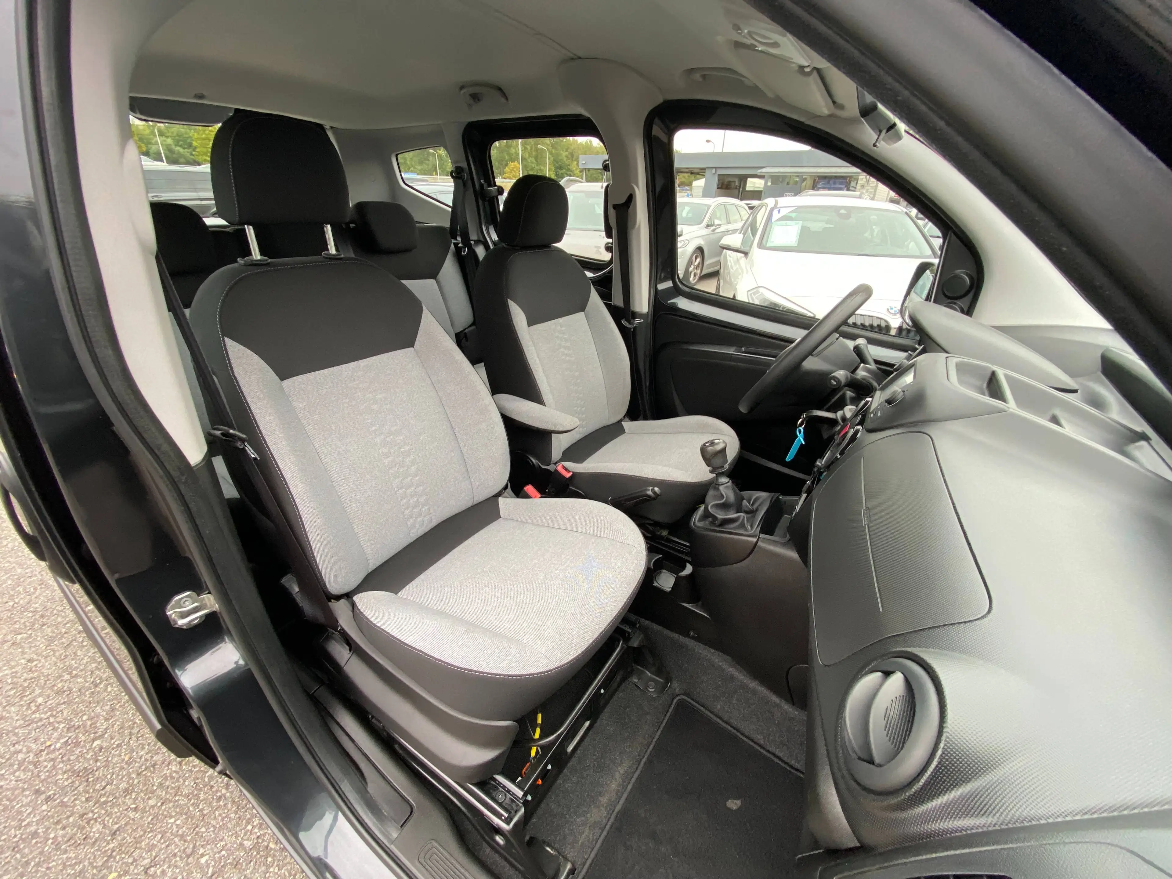 Fiat Qubo 1.4 Lounge 1.Hand Einparkhilfe Klima Bluetooth — photo 14
