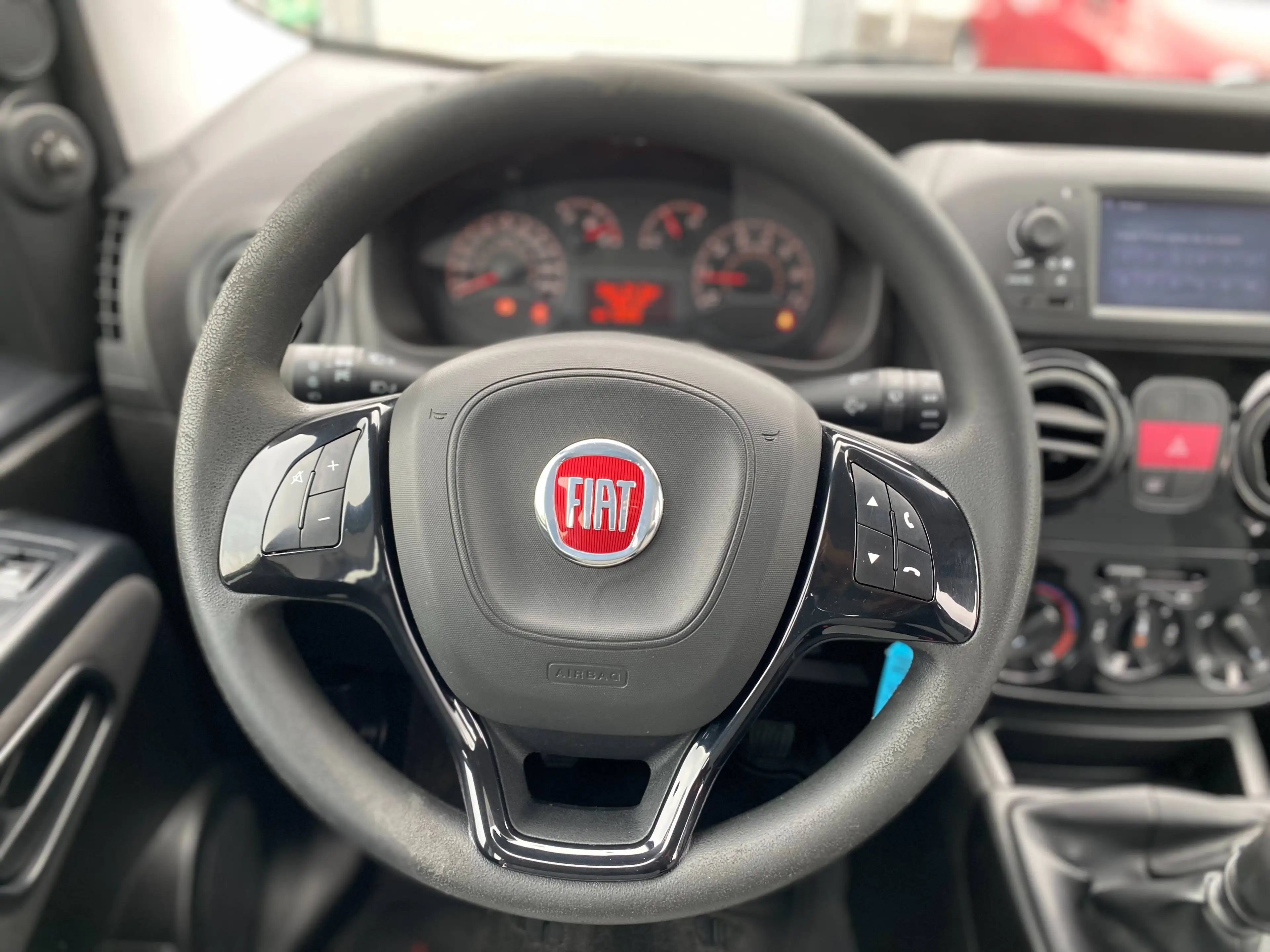 Fiat Qubo 1.4 Lounge 1.Hand Einparkhilfe Klima Bluetooth — photo 17