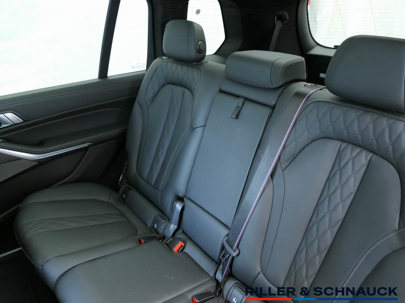 BMW X7 xDrive 40d M Sport Pro PANO-SKY+AHK+STANDH — photo 13