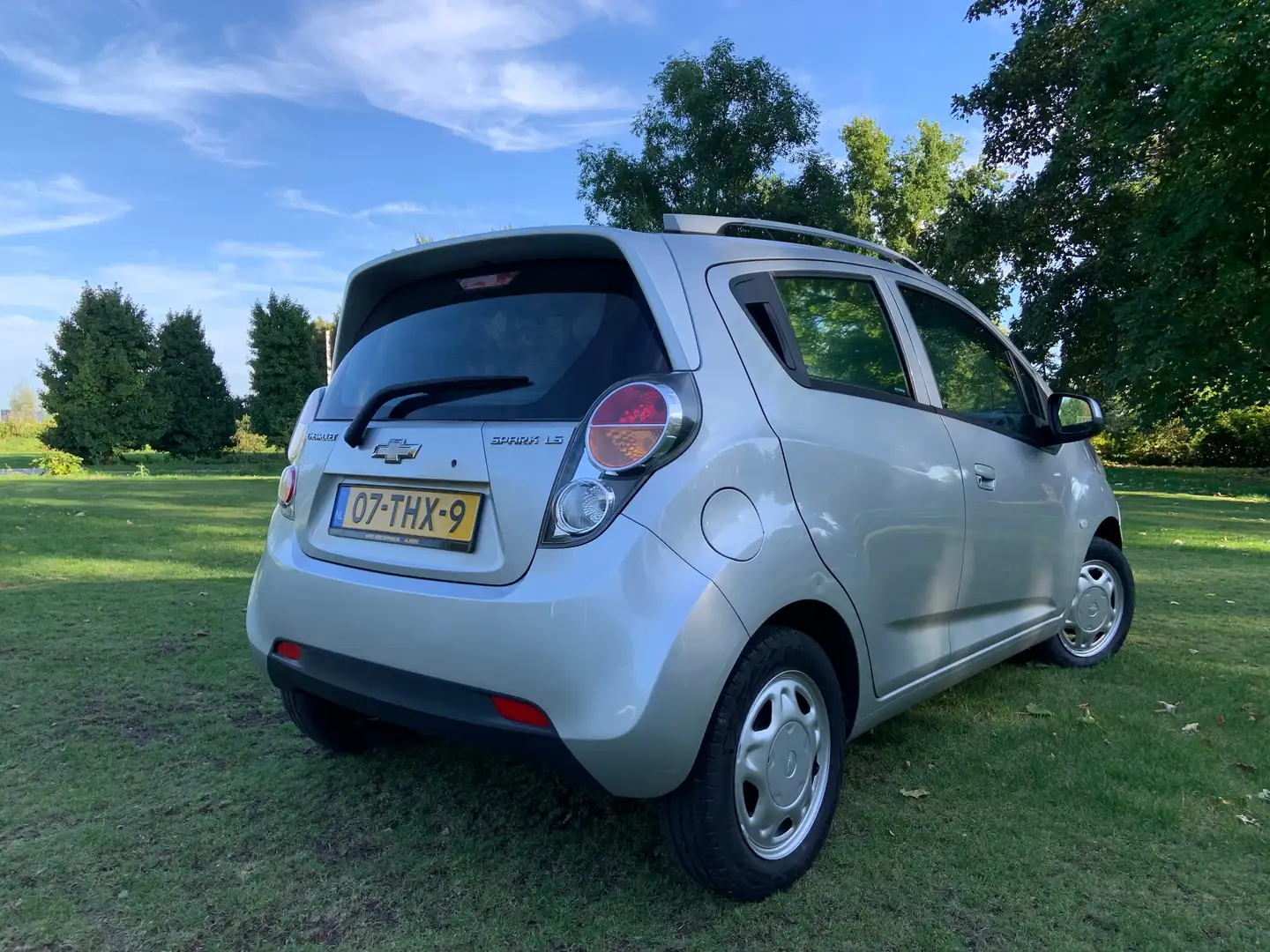 Chevrolet Spark Spark 1.0 16V LS Bi-Fuel Grau - 2
