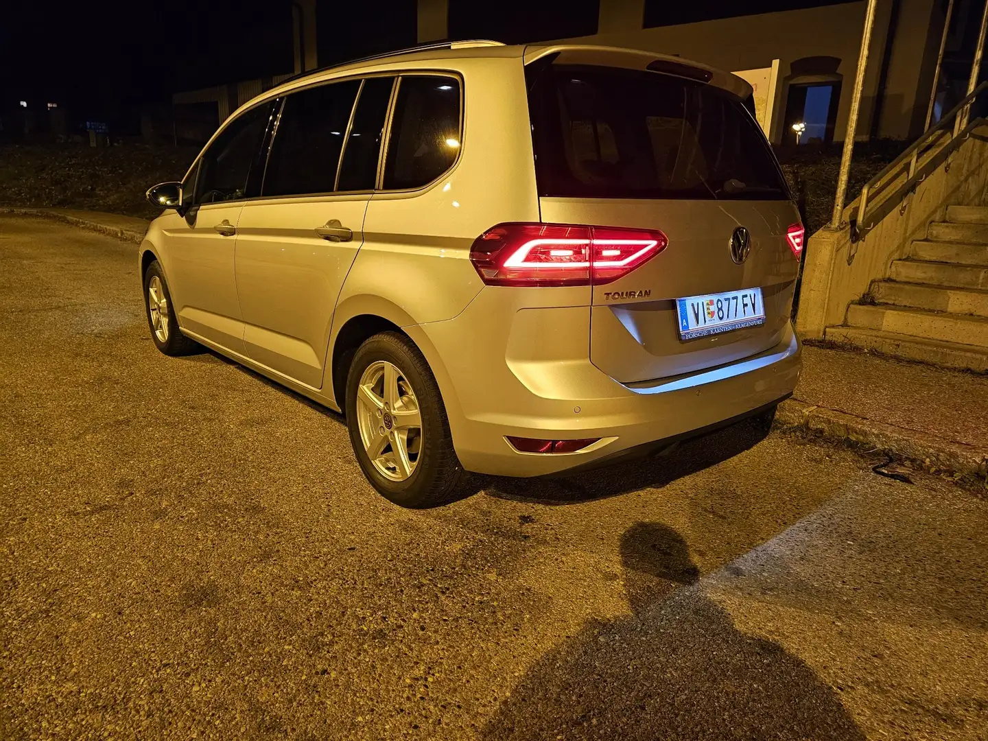 Volkswagen Touran 1.6 TDI SCR (BlueMotion Technology) DSG Trendline - 2