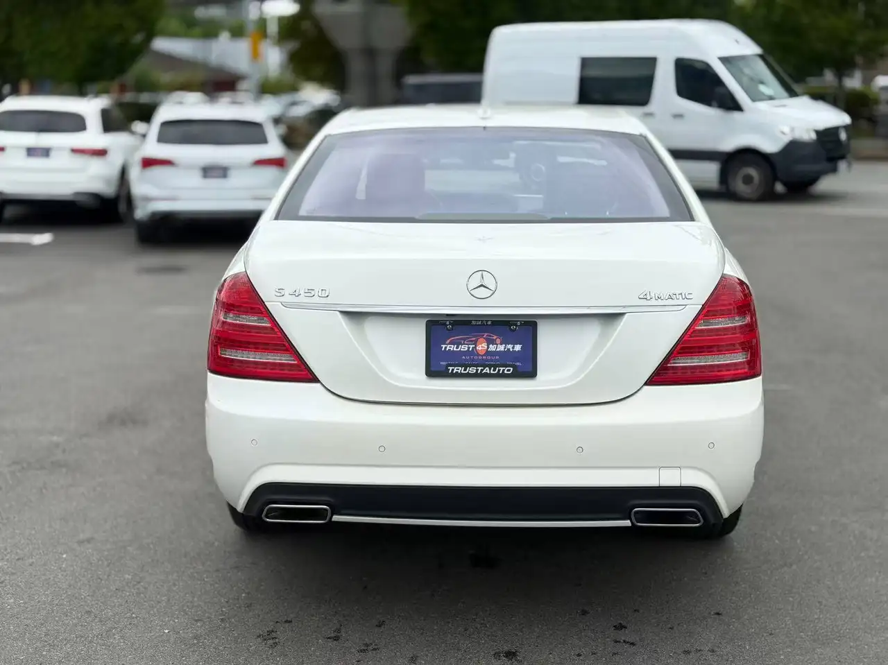 Mercedes-Benz S-Class снимка Mercedes-Benz S-Class