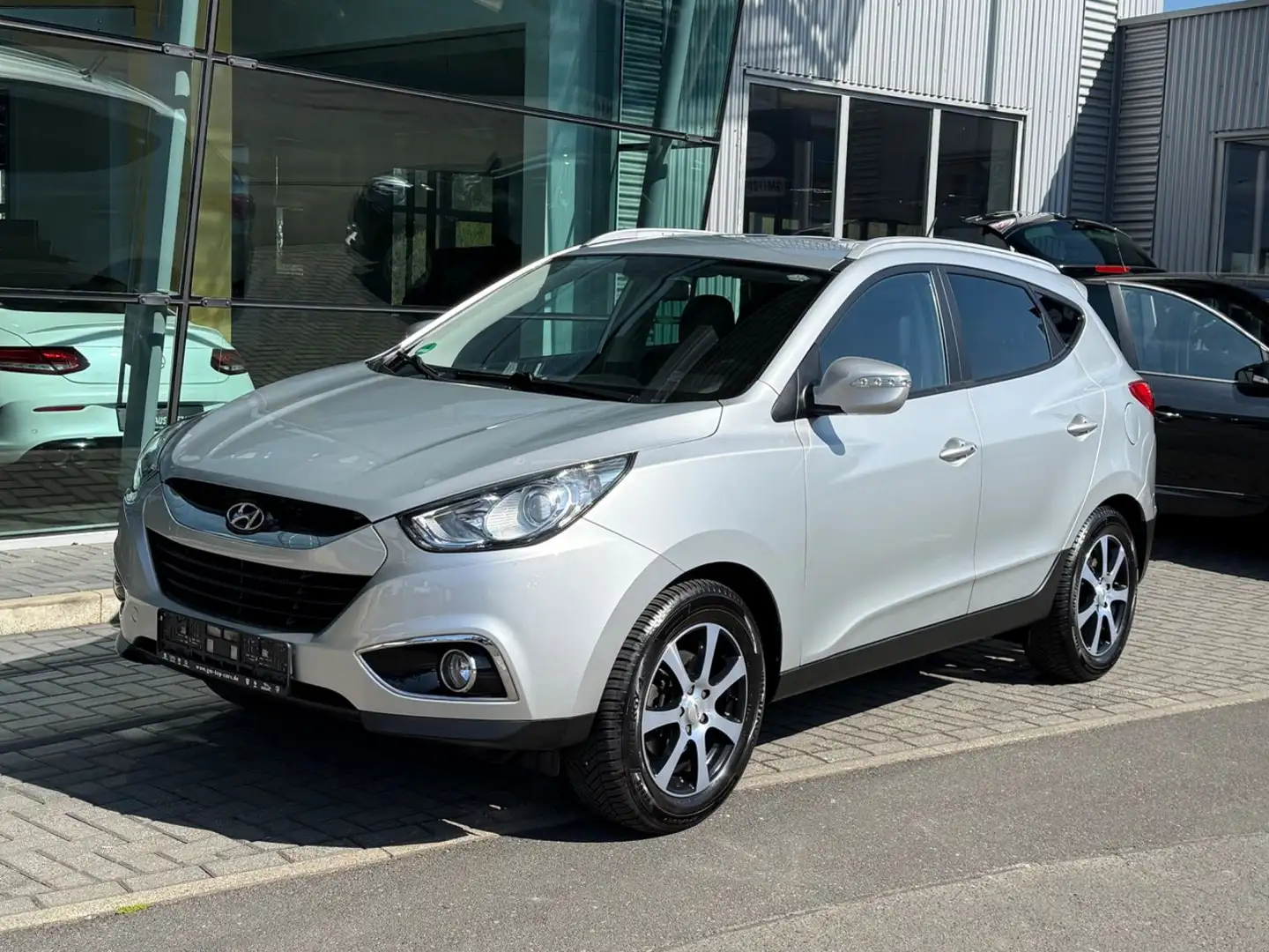 Hyundai iX35 Style 2.0 2WD Automatik AHK PDC SHZ Tempoma Argent - 1