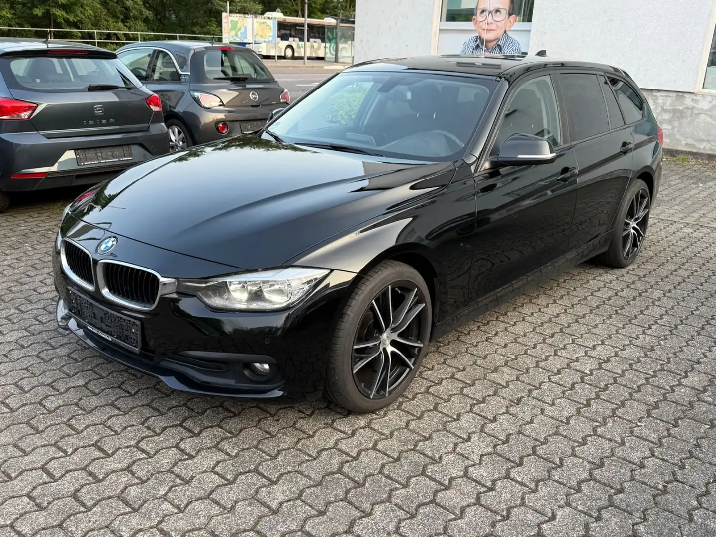 BMW 318 D Touring Advantage Automatik Keyless Navi Noir - 1