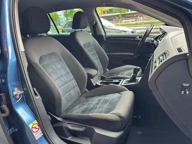 Volkswagen Golf view 11