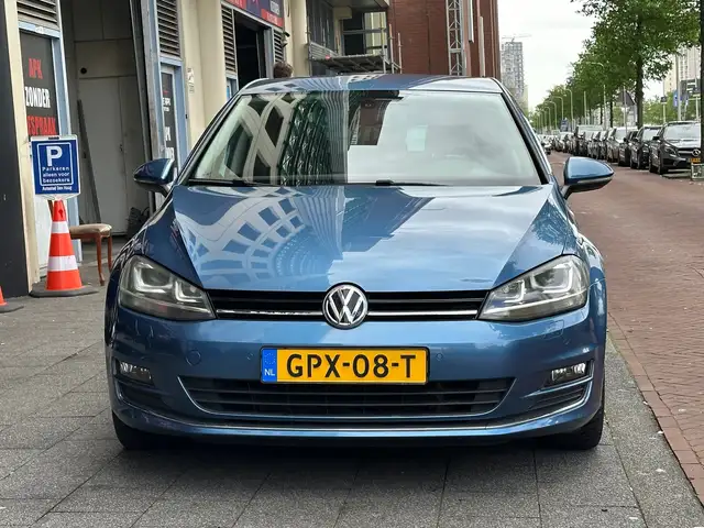 Volkswagen Golf view 6