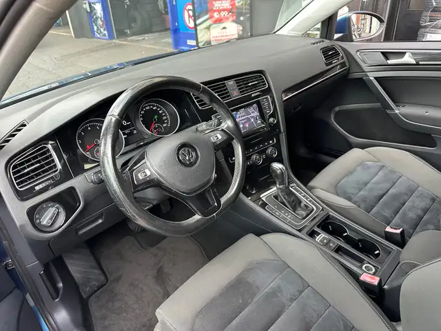 Volkswagen Golf view 9