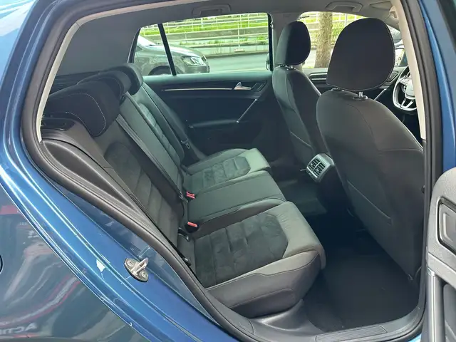 Volkswagen Golf view 12