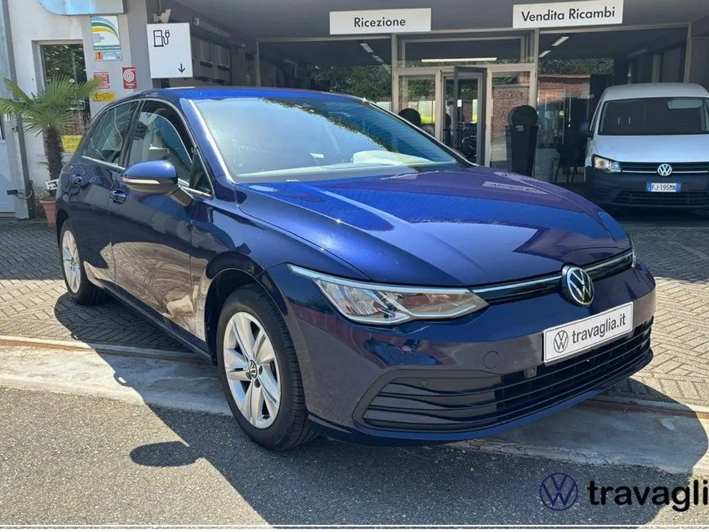 Volkswagen Golf Golf 8 1.0 eTSI Life 110cv DSG - Ibrida Blu/Azzurro - 1