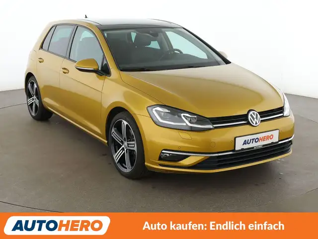 Volkswagen Golf view 8