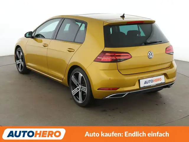Volkswagen Golf view 4