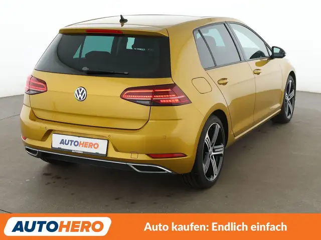 Volkswagen Golf view 6
