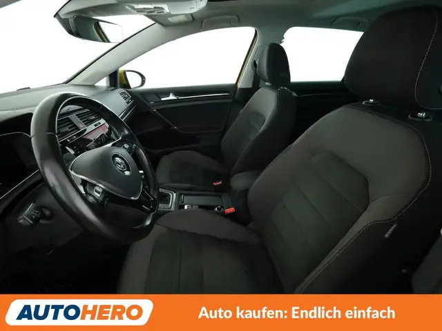 Volkswagen Golf view 10