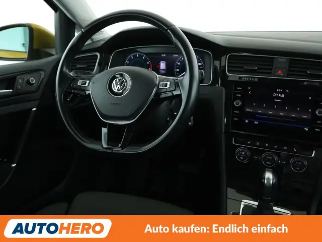 Volkswagen Golf view 13