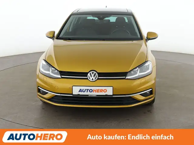 Volkswagen Golf view 9