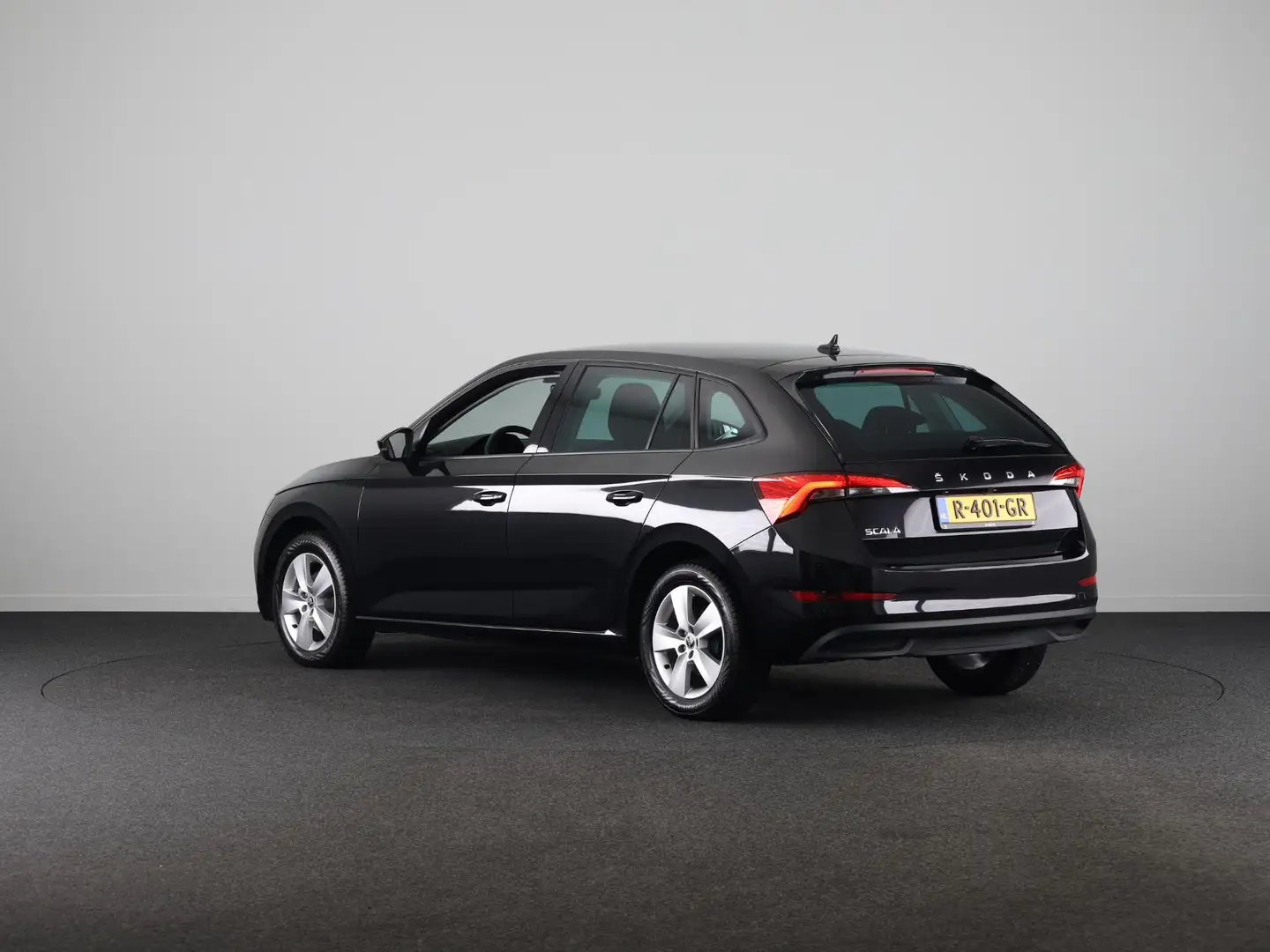 Skoda Scala 1.0 TSI Ambition 110pk Automaat | Navigatie | Virt Noir - 2
