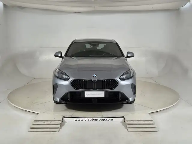 BMW 1 Series view 3
