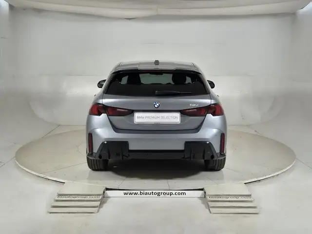 BMW 1 Series view 4