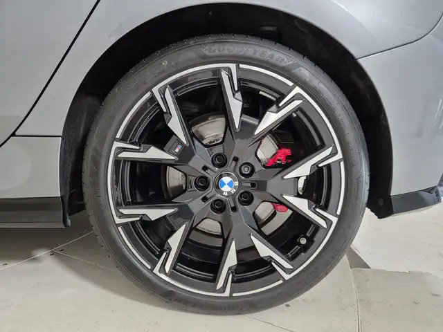 BMW 1 Series view 14