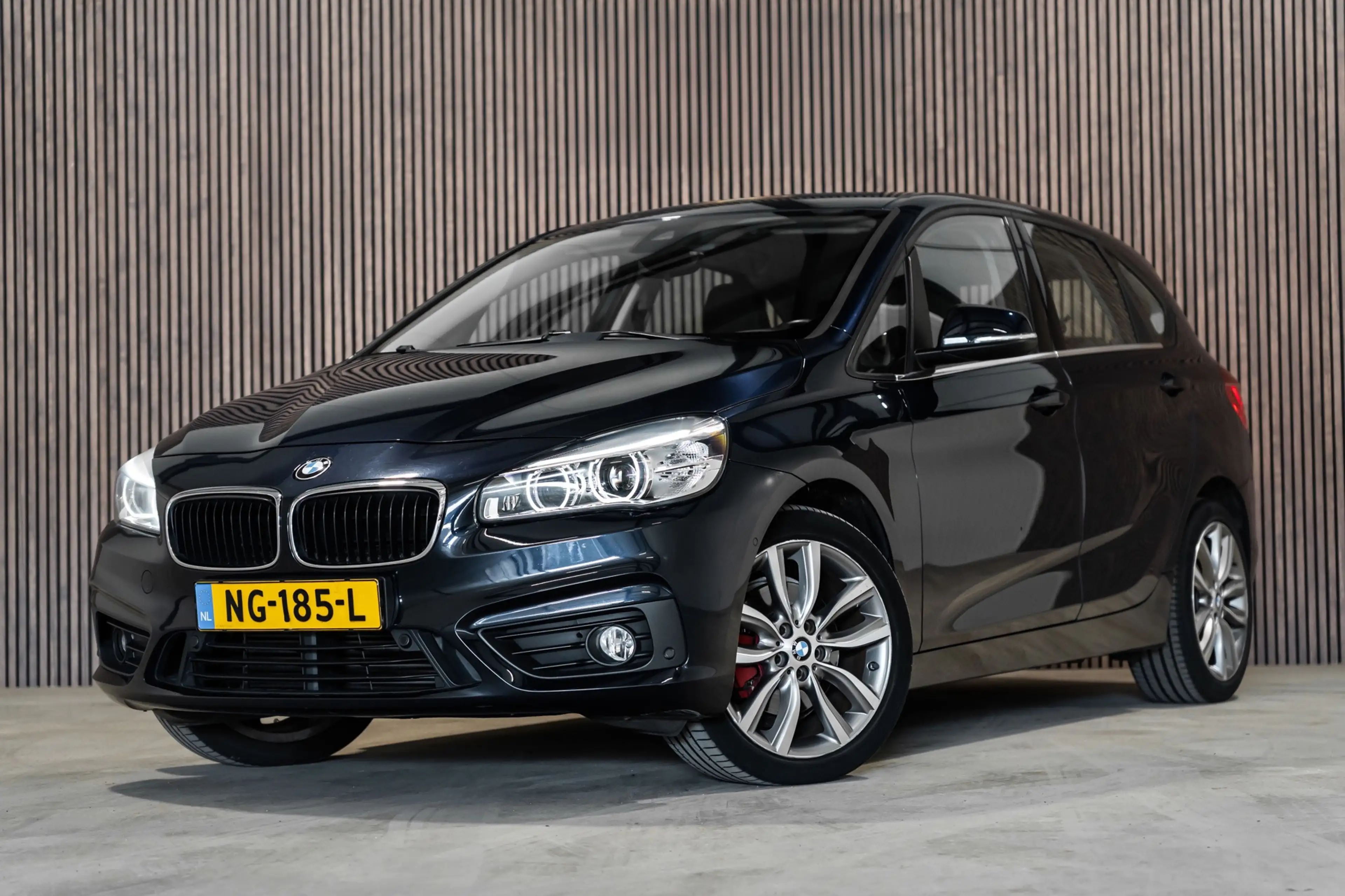 BMW 220 2-serie Active Tourer 220i Leder PDC Automaat Stoe