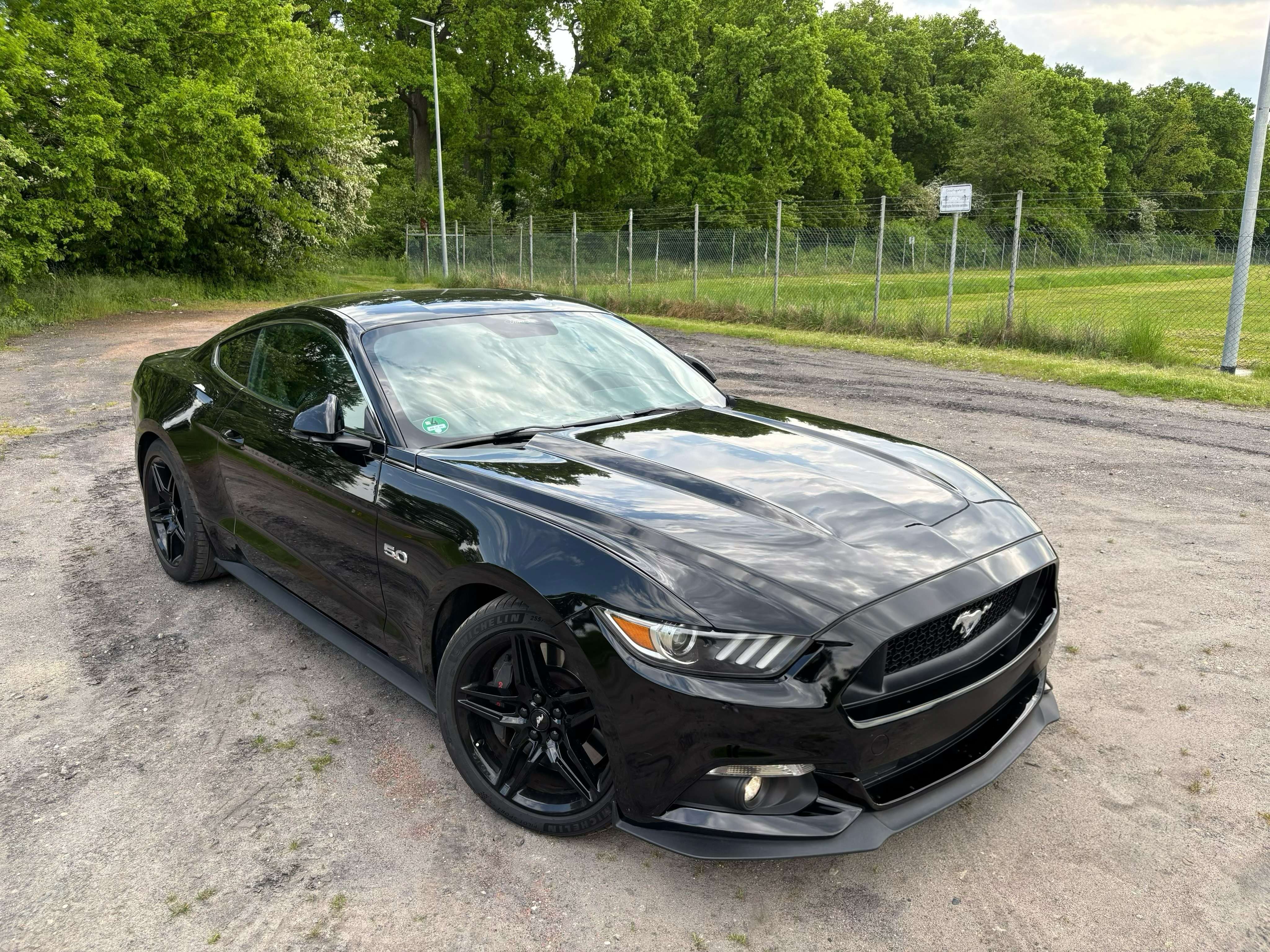 Second hand Ford Mustang 