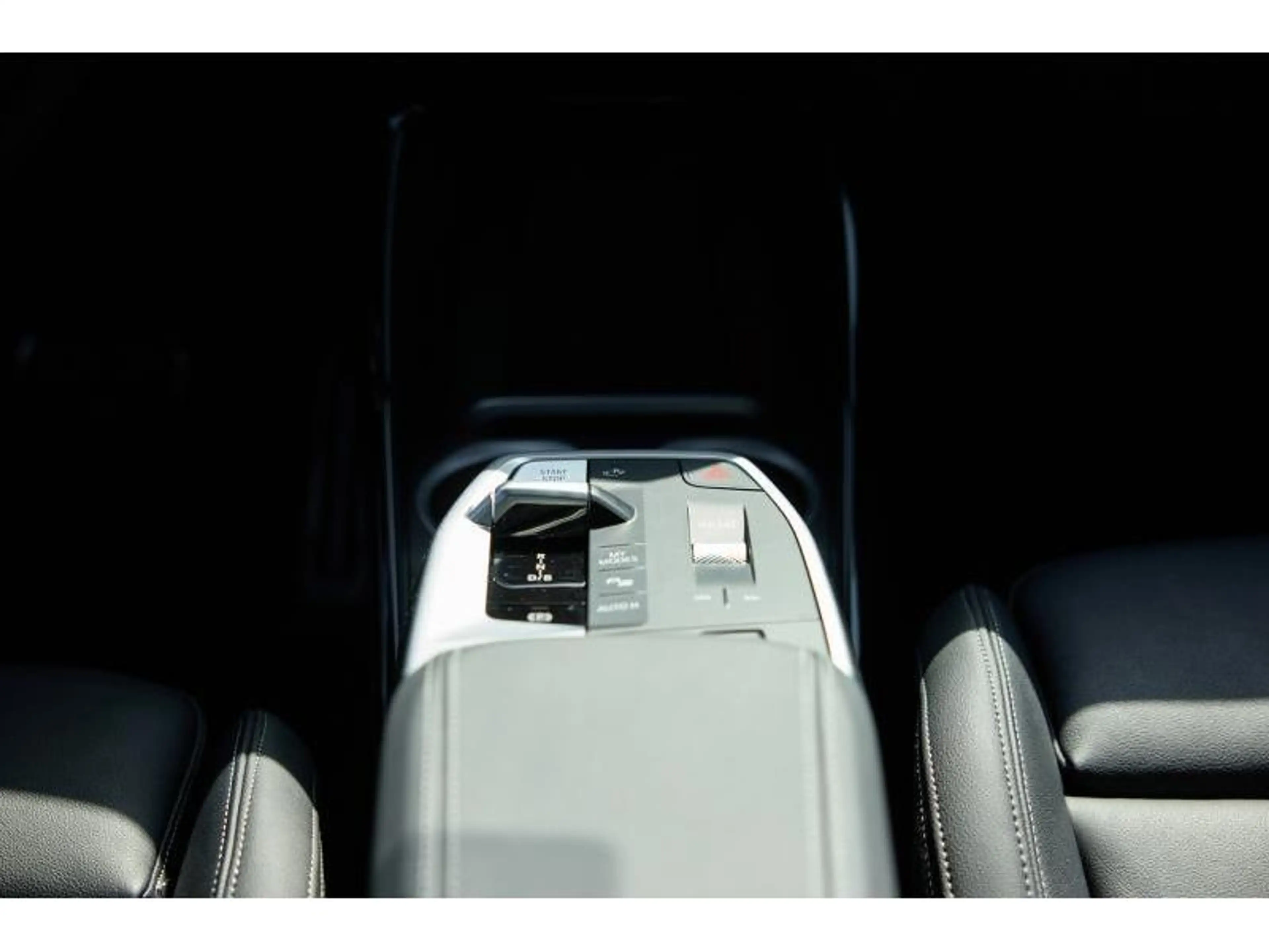 BMW iX2 iX2 eDrive20 — photo 13