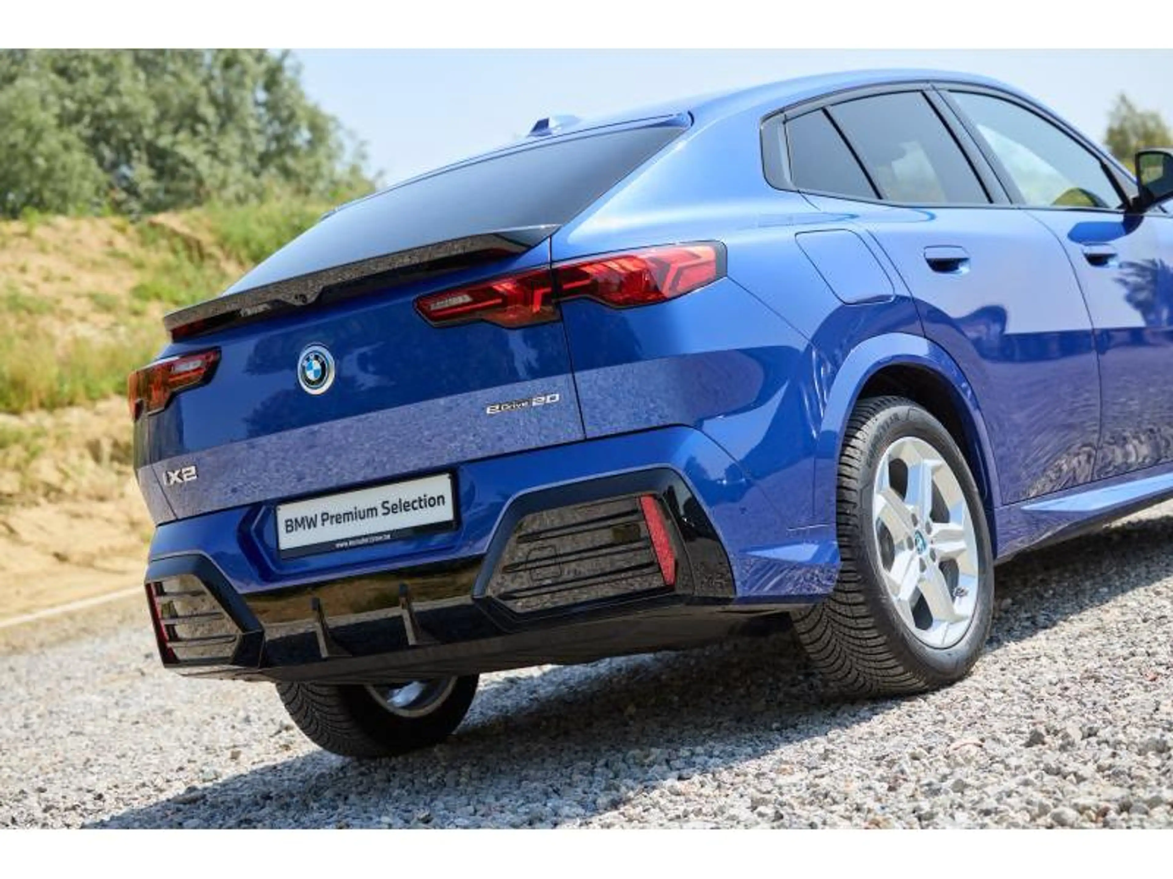 BMW iX2 iX2 eDrive20 — photo 4