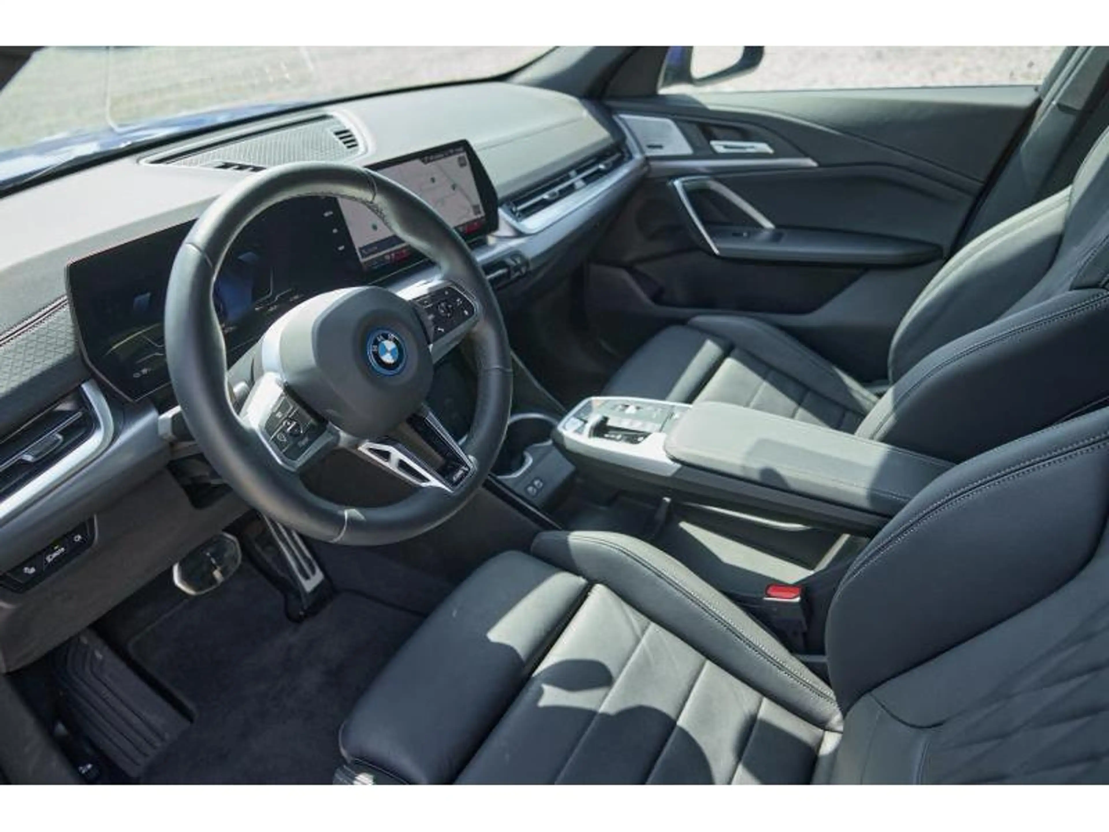 BMW iX2 iX2 eDrive20 — photo 5
