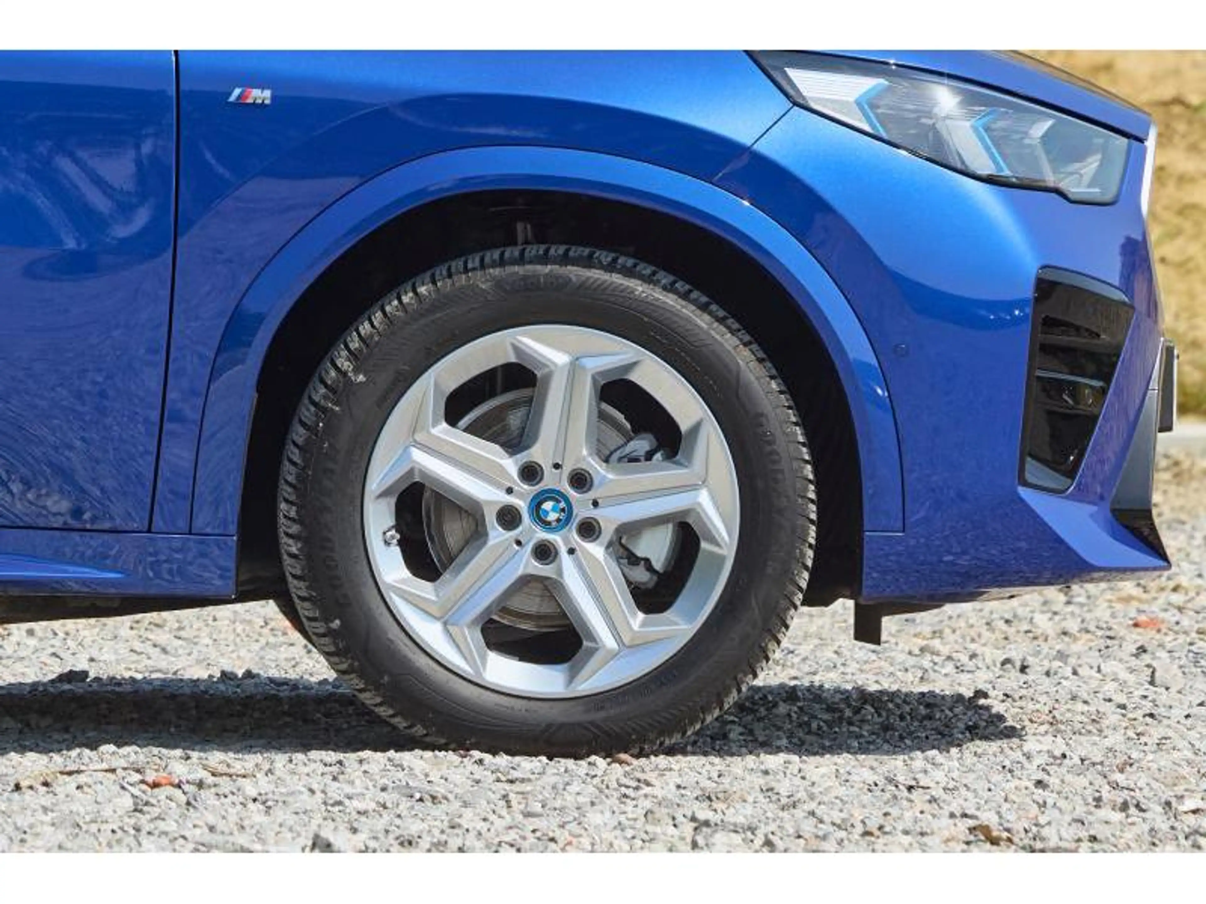 BMW iX2 iX2 eDrive20 — photo 7