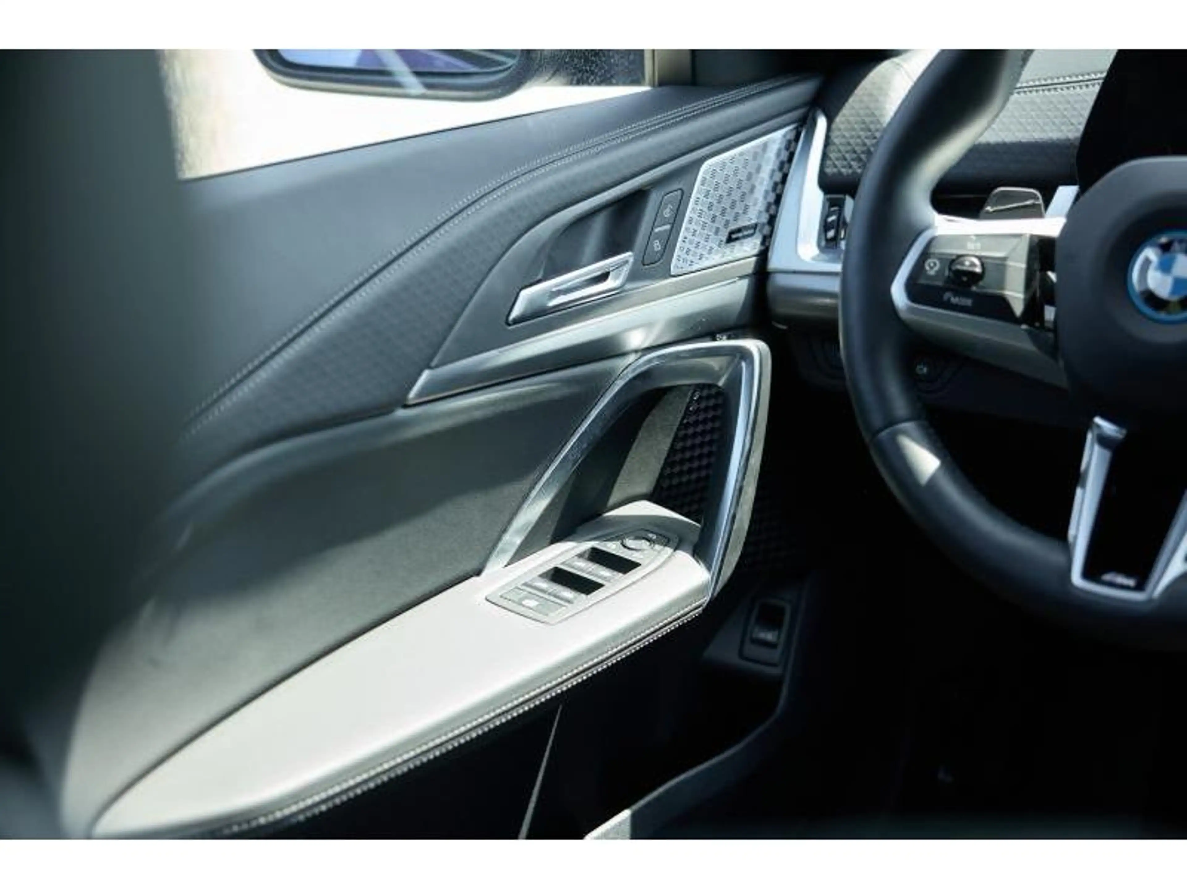 BMW iX2 iX2 eDrive20 — photo 10