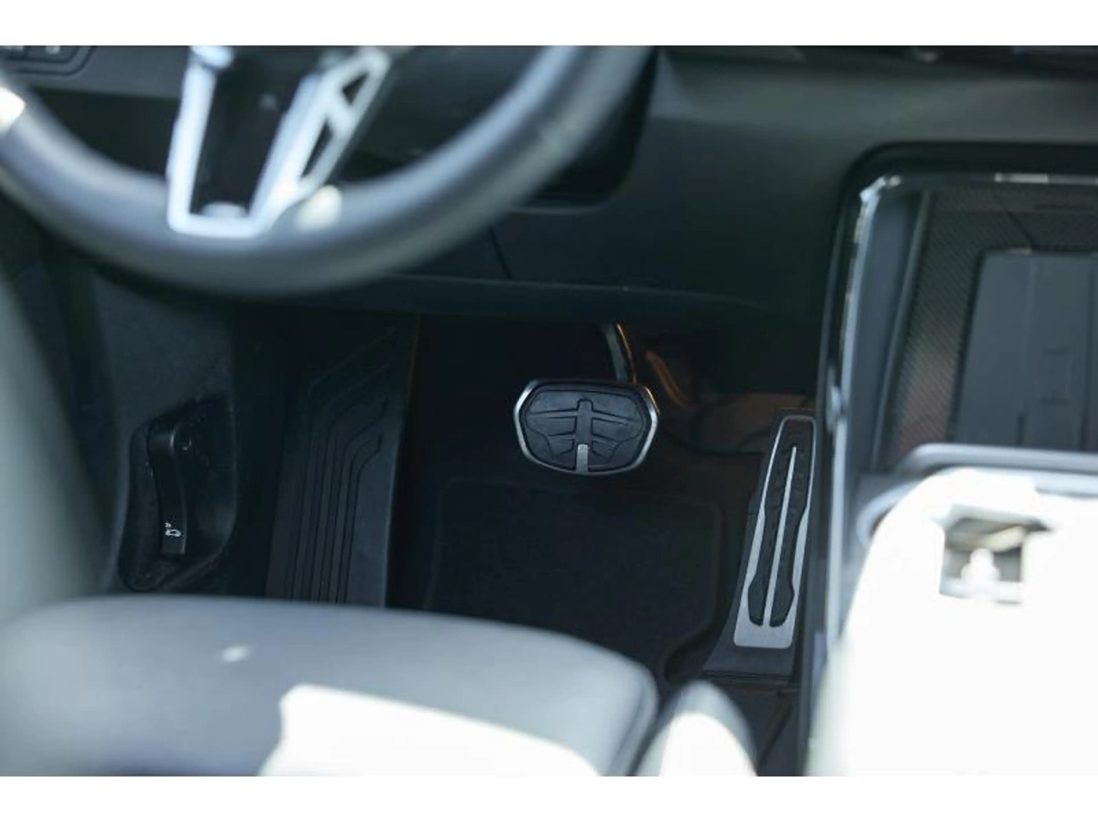BMW iX2 iX2 eDrive20 — photo 14