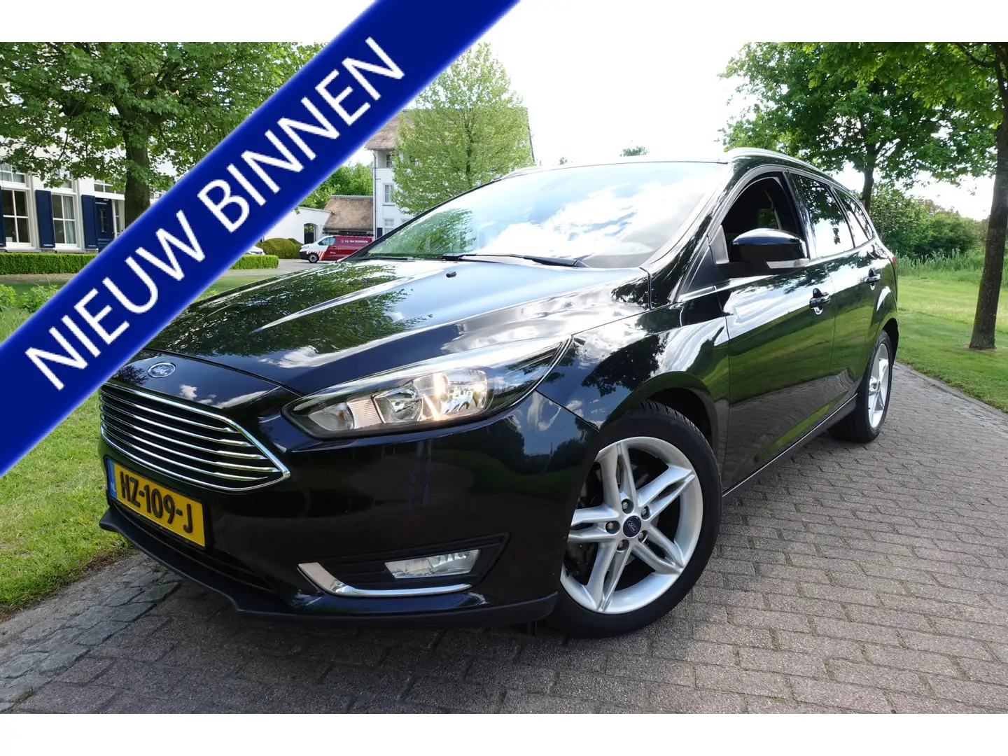 Ford Focus Wagon 1.5 Titanium Edition | Trekhaak | Dealer ond Zwart - 1