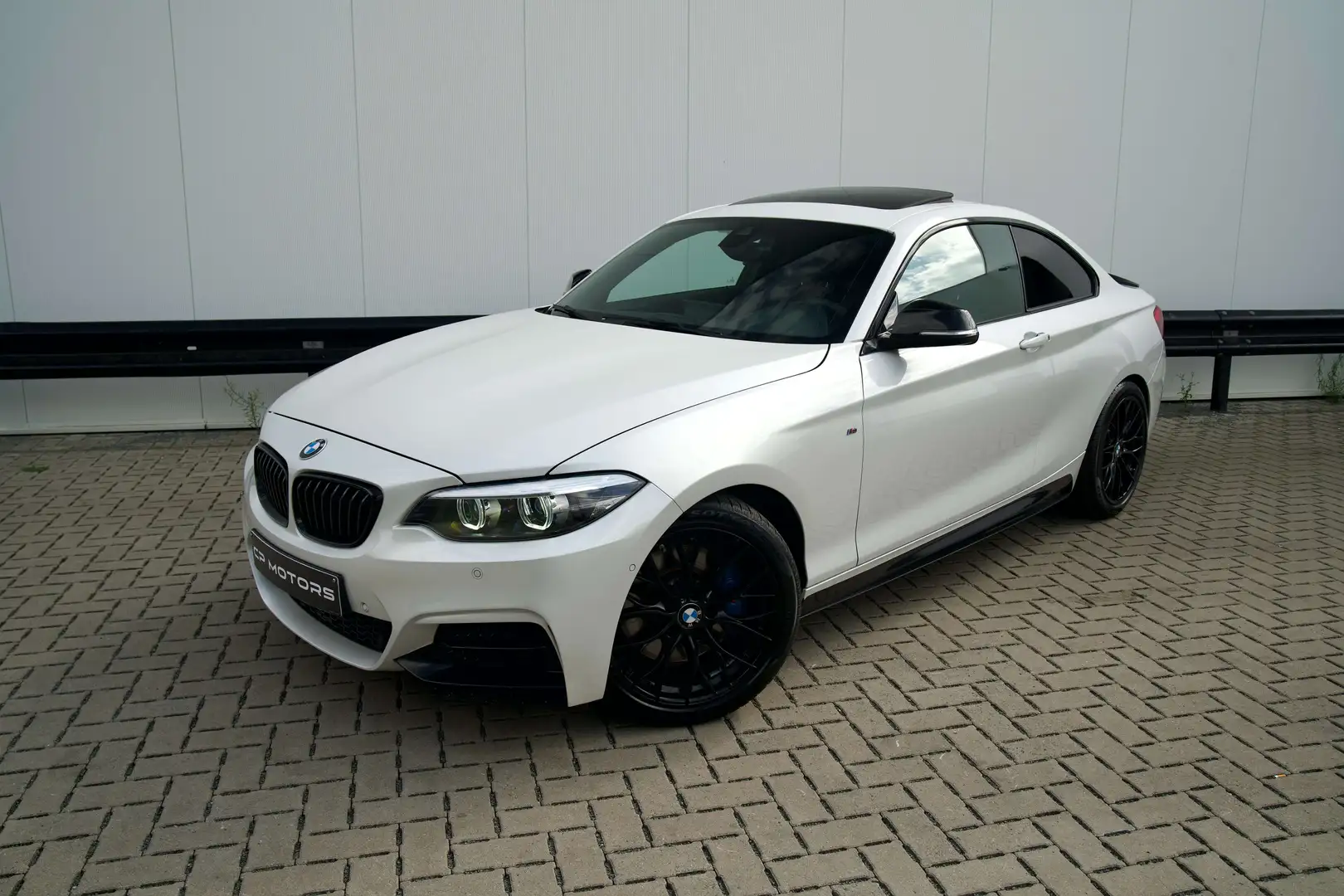 BMW 240 M240i XDRIVE  M-PERFORMANCE  PANO  H\u0026K  CAMER Blanc - 1