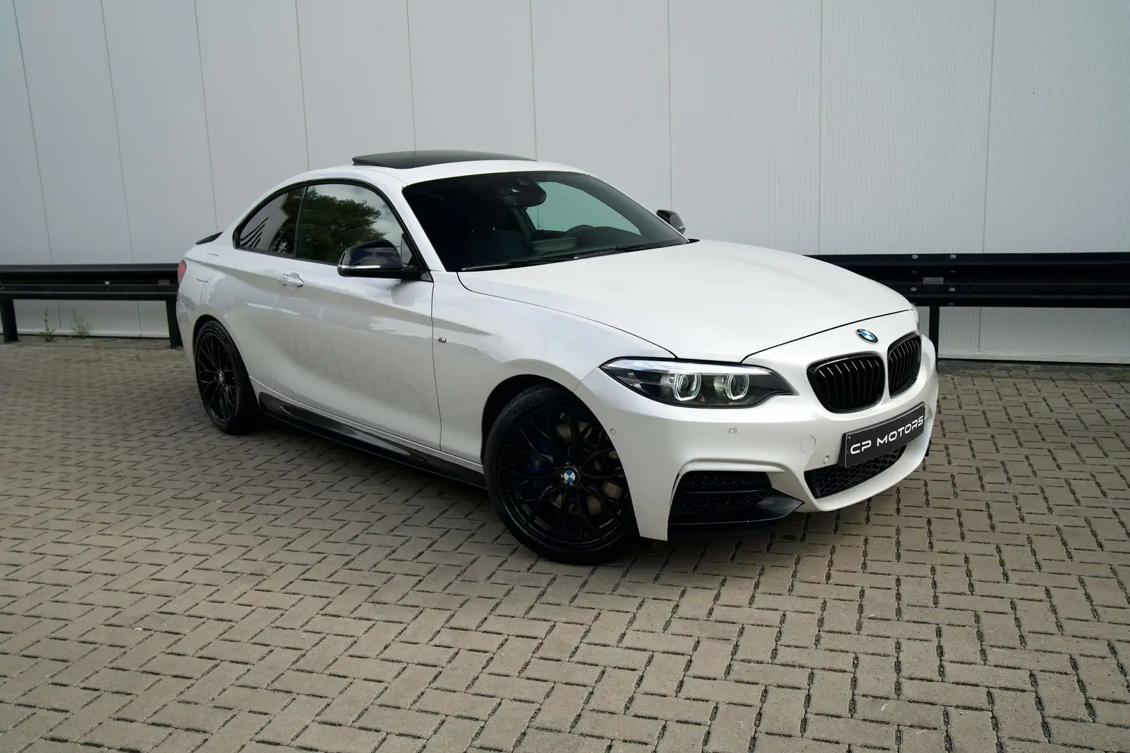 BMW 240 M240i XDRIVE  M-PERFORMANCE  PANO  H\u0026K  CAMER Blanc - 2