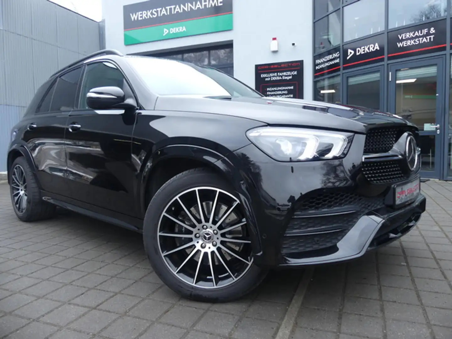 Mercedes-Benz GLE 400 d 4Matic AMG Line PANO/HEADUP/AHK/BURM/21" Noir - 1