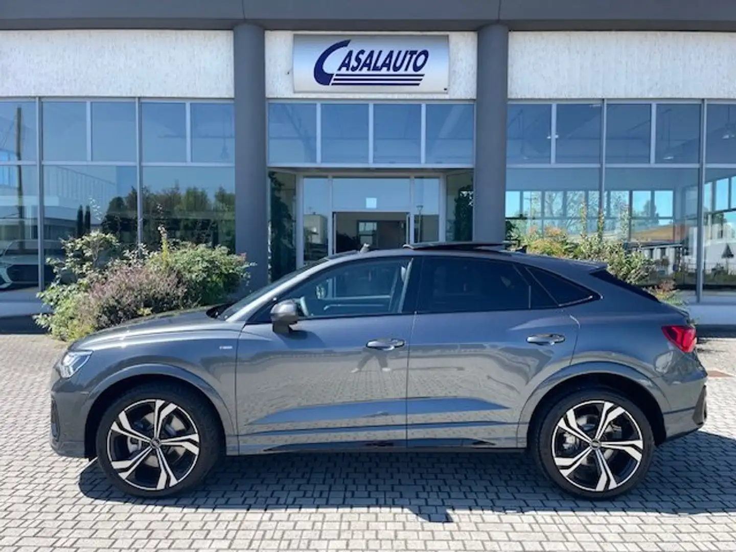 Audi Q3 SPB Sportback 40 TDI quattro S tronic S Line 20 Gris - 2