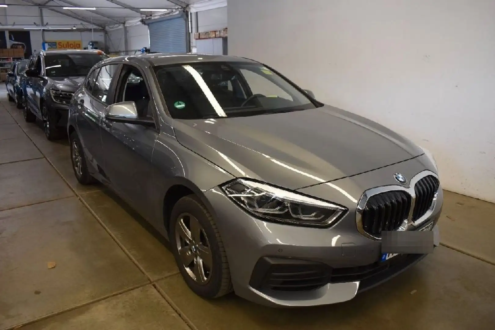 BMW 118 dA Advantage *LED*NAVI*PDC*SHZ* Gris - 2