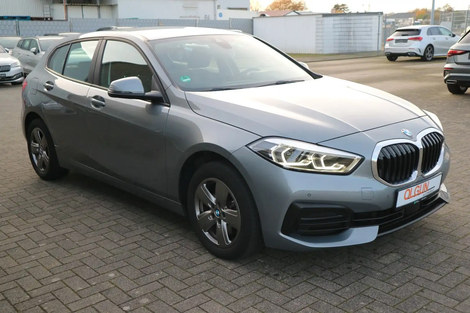 BMW 118 dA Advantage *LED*NAVI*PDC*SHZ* Grau - 2