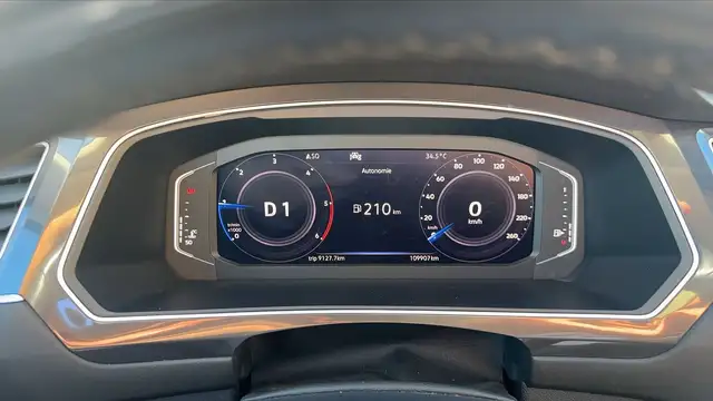 Volkswagen Tiguan Allspace view 12