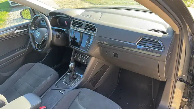 Volkswagen Tiguan Allspace view 10