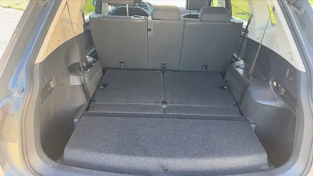 Volkswagen Tiguan Allspace view 14